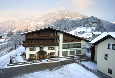 Ein allgemeiner Bergblick oder ein Berglick von der Ferienwohnung aus