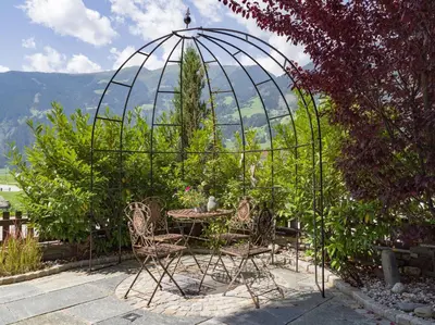 Ein allgemeiner Bergblick oder ein Berglick von der Ferienwohnung aus