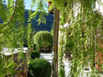 Ein Garten an der Unterkunft Appartement Andrea Hauser - Riedltischler