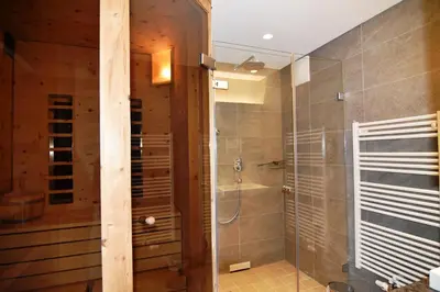 Ein Badezimmer in der Unterkunft Villa Alpin