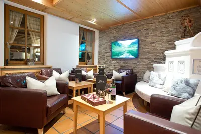 Ein Sitzbereich in der Unterkunft Hotel in the HEART of the Alps