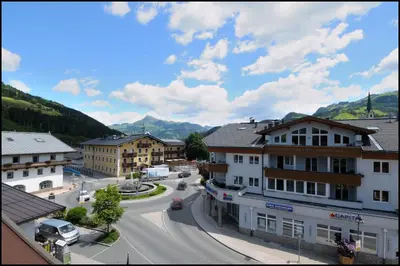 Ein allgemeiner Bergblick oder ein Berglick von der Ferienwohnung aus