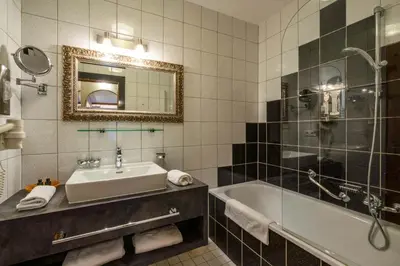Ein Badezimmer in der Unterkunft derNeuwirt