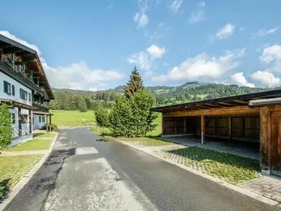 Ein allgemeiner Bergblick oder ein Berglick von der Ferienwohnung aus