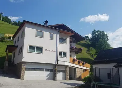 Das Gebäude in dem sich das Bed & Breakfast befindet