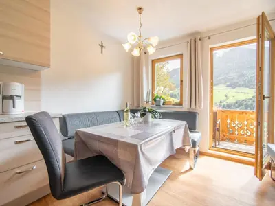 Ein allgemeiner Bergblick oder ein Berglick von der Ferienwohnung aus