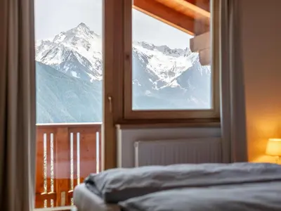 Ein allgemeiner Bergblick oder ein Berglick von des Chalets aus