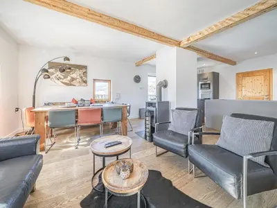 Ein Sitzbereich in der Unterkunft Chalet Adriana