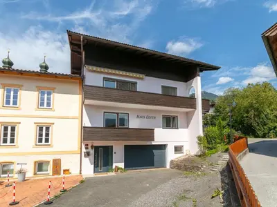 Das Gebäude in dem sich das Chalet befindet