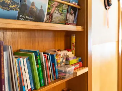 Die Bibliothek in der Ferienwohnung