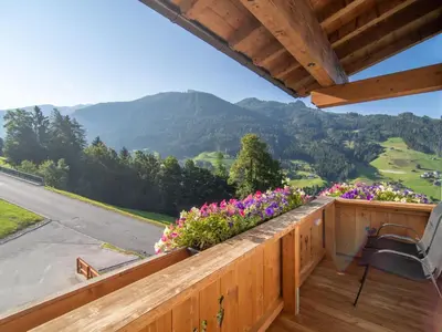 Ein allgemeiner Bergblick oder ein Berglick von der Ferienwohnung aus
