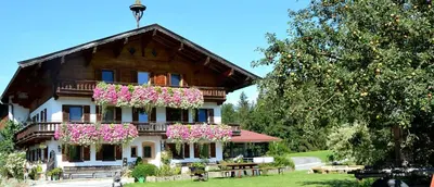 Ein Garten an der Unterkunft Oberachenhof