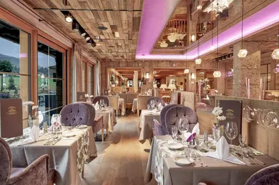 Ein Restaurant oder anderes Speiselokal in der Unterkunft Das Karwendel - Ihr Wellness Zuhause am Achensee