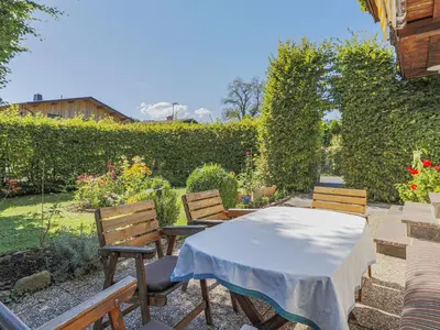 Ein Garten an der Unterkunft Chalet Jöchl