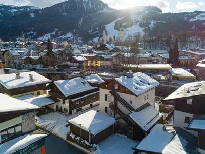 Ein allgemeiner Bergblick oder ein Berglick von des Ferienhauses aus