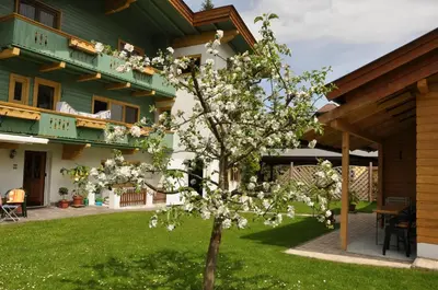 Ein Garten an der Unterkunft Ferienhaus Hofwimmer