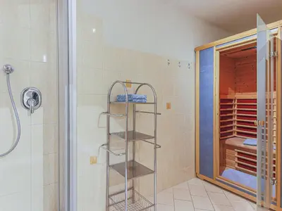 Ein Badezimmer in der Unterkunft Glonersbühelhof Top 3