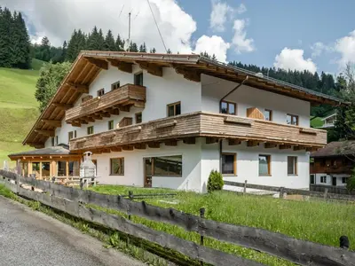 Das Gebäude in dem sich das Chalet befindet