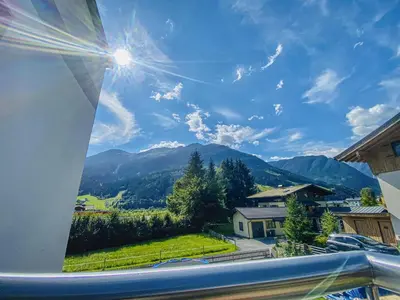 Ein allgemeiner Bergblick oder ein Berglick von der Ferienwohnung aus