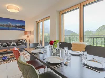 Ein allgemeiner Bergblick oder ein Berglick von der Ferienwohnung aus