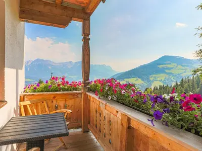 Ein allgemeiner Bergblick oder ein Berglick von der Ferienwohnung aus