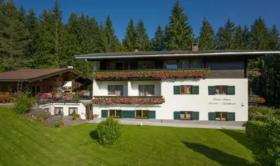 Das Gebäude in dem sich die Pension befindet