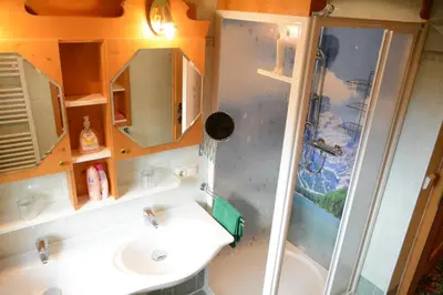Ein Badezimmer in der Unterkunft Appartements Alpenblick