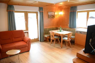 Ein Sitzbereich in der Unterkunft Appartements Alpenblick