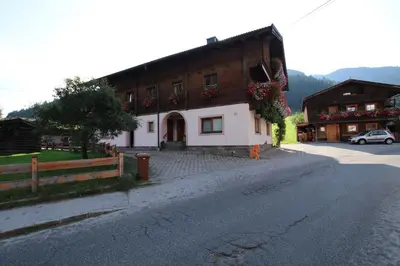 Ein allgemeiner Bergblick oder ein Berglick von der Ferienwohnung aus