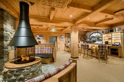 Ein Sitzbereich in der Unterkunft Hotel Restaurant Hexenalm