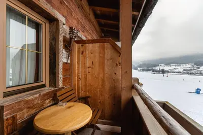 Ein allgemeiner Bergblick oder ein Berglick von des Hotels aus