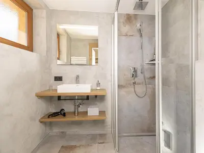 Ein Badezimmer in der Unterkunft Moiklerhof holiday home in Ramsau im Zillertal