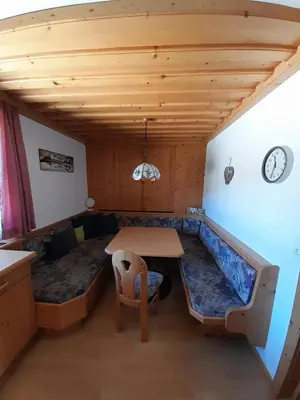 Ein Sitzbereich in der Unterkunft Ferienwohnung Andreas