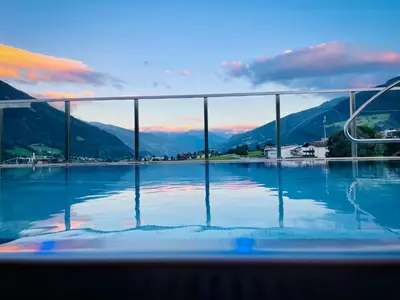Ein allgemeiner Bergblick oder ein Berglick von des Hotels aus