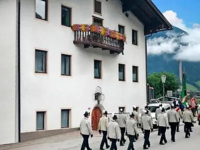 Ein allgemeiner Bergblick oder ein Berglick von der Ferienwohnung aus