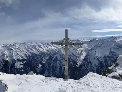 Ein allgemeiner Bergblick oder ein Berglick von der Ferienwohnung aus