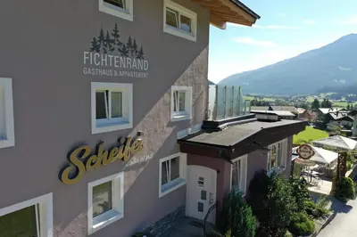 Ein allgemeiner Bergblick oder ein Berglick von der Ferienwohnung aus