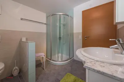 Ein Badezimmer in der Unterkunft Almliesl HOLL-453