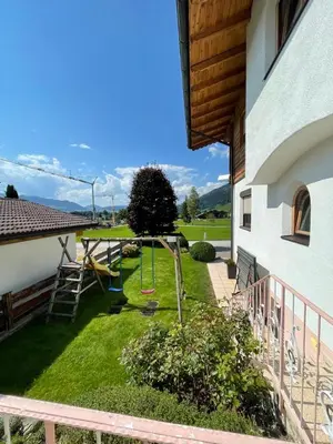 Ein Garten an der Unterkunft Appartement Haselsperger