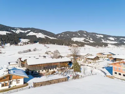 Ein allgemeiner Bergblick oder ein Berglick von der Ferienwohnung aus