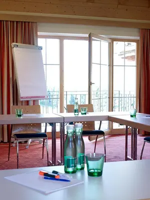 Der Geschäftsbereich oder Konferenzraum in der Unterkunft Hotel & Chalets Mariasteinerhof
