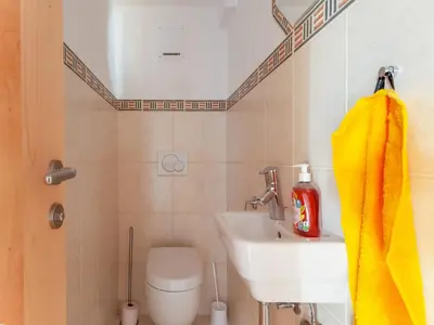 Ein Badezimmer in der Unterkunft Apartment near Gondola in Tyrol