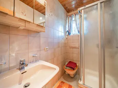 Ein Badezimmer in der Unterkunft Haus Steger
