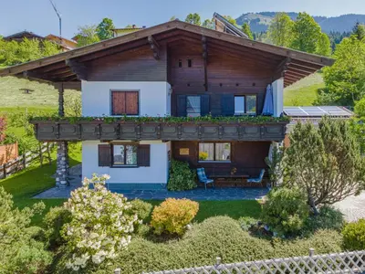 Ein allgemeiner Bergblick oder ein Berglick von der Ferienwohnung aus