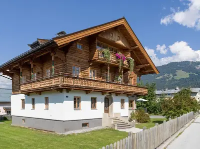 Ein allgemeiner Bergblick oder ein Berglick von der Ferienwohnung aus