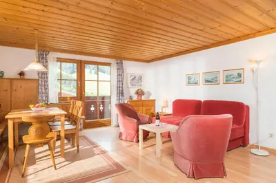 Ein Sitzbereich in der Unterkunft Appartements Bernhofer