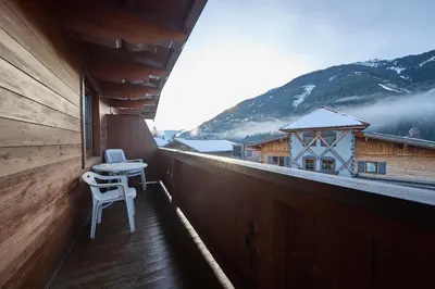 Ein allgemeiner Bergblick oder ein Berglick von der Ferienwohnung aus