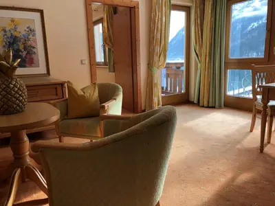 Ein Sitzbereich in der Unterkunft Hotel Post am See