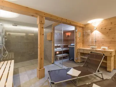 Ein Badezimmer in der Unterkunft Landhaus Kitzhorn Appartement Hahnenkamm - by NV-Appartements
