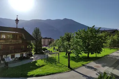 Ein allgemeiner Bergblick oder ein Berglick von der Ferienwohnung aus